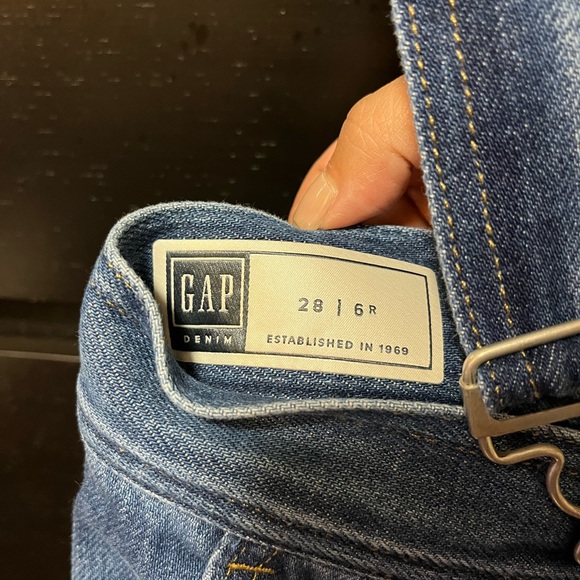 Gap jeans with suspenders - Picture 3 of 6